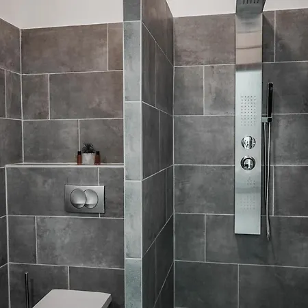 G6 Luxury Apartamento Budapest